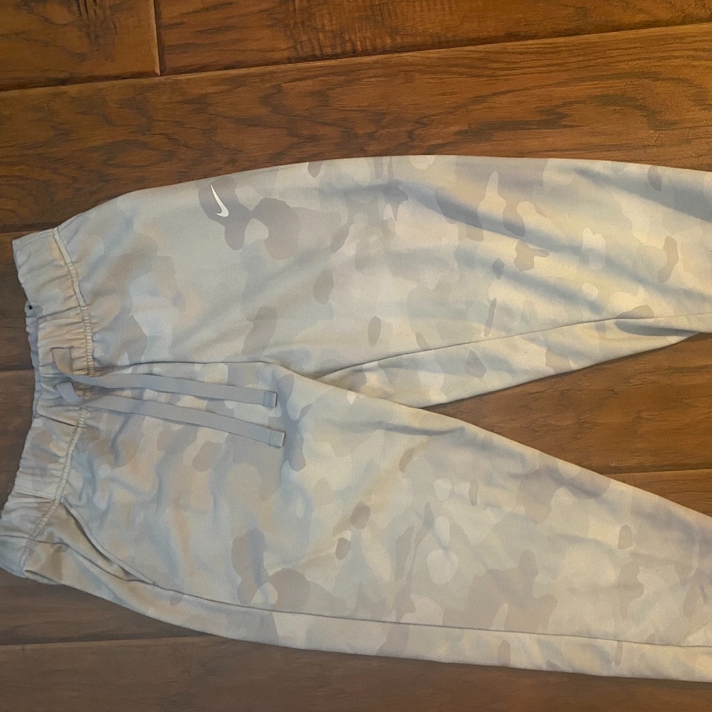 Nike Dry-Fit Rebel Camo